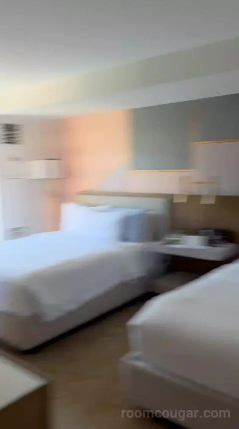 Jr Suite bed picture #6
