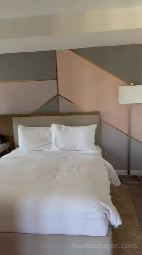 Jr Suite bed picture #9