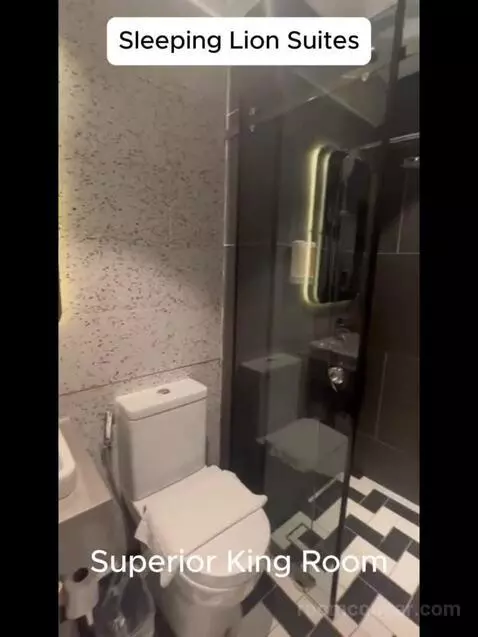 Standard (#1828) bathroom picture #3