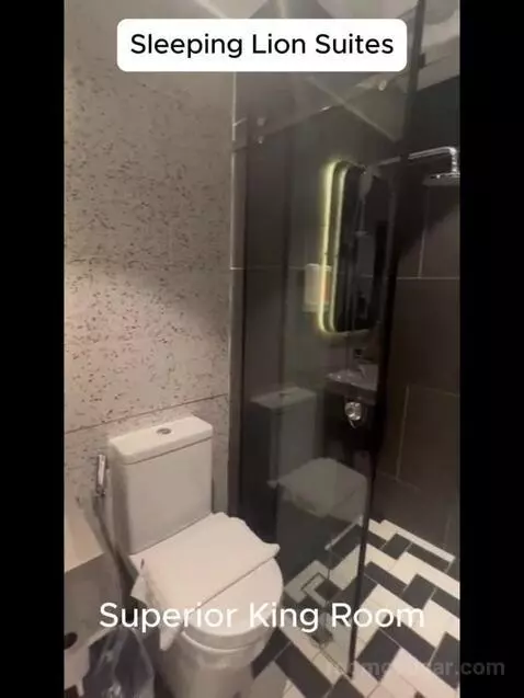 Standard (#1828) bathroom picture #4