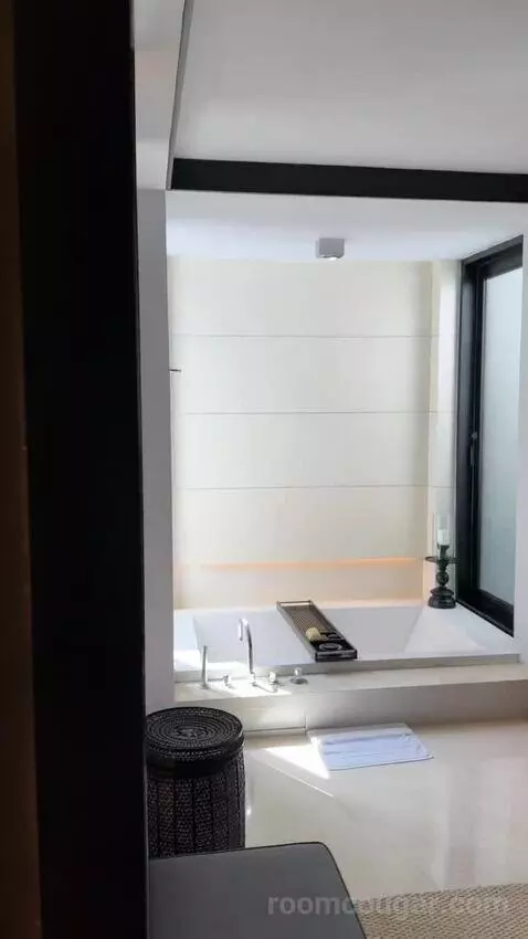 One Bedroom Ocean View Pool Villa bathroom picture #2
