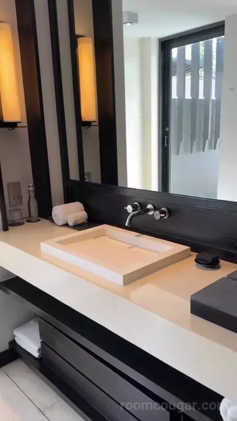 One Bedroom Ocean View Pool Villa bathroom picture #6