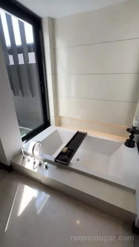 One Bedroom Ocean View Pool Villa bathroom picture #7