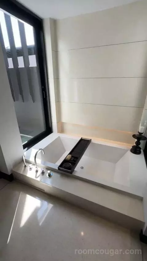 One Bedroom Ocean View Pool Villa bathroom picture #8