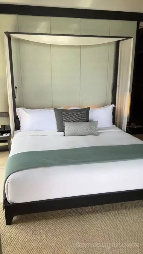 One Bedroom Ocean View Pool Villa bed picture #1