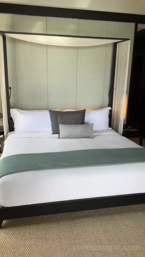 One Bedroom Ocean View Pool Villa bed picture #6