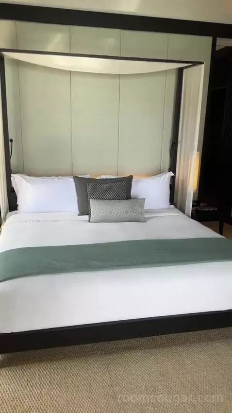 One Bedroom Ocean View Pool Villa bed picture #8