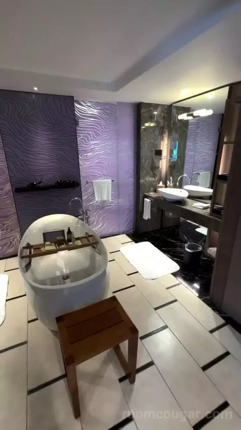 Jr Suite (#251) bathroom picture #6