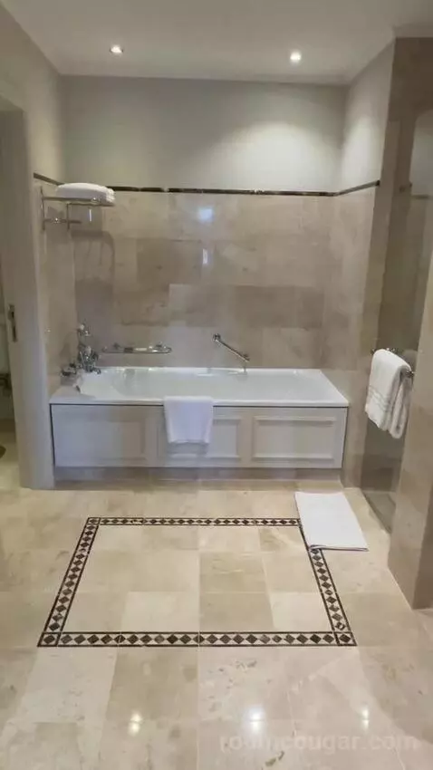 Panoramic View One Bedroom Suite bathroom picture #4