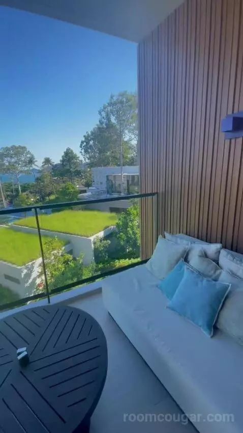 One-Bedroom Executive Suite with Ocean View - Club Access view picture #6