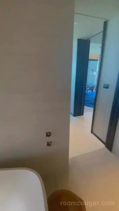 One-Bedroom Executive Suite with Ocean View - Club Access bathroom picture #11