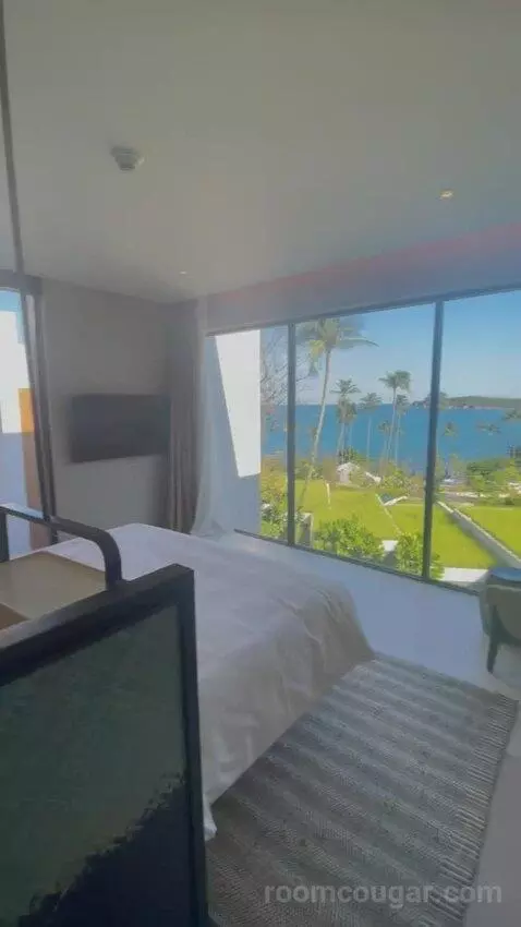 One-Bedroom Executive Suite with Ocean View - Club Access bed picture #5