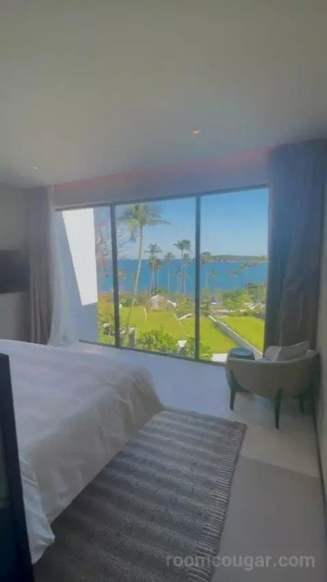 One-Bedroom Executive Suite with Ocean View - Club Access bed picture #9