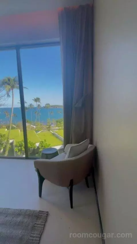 One-Bedroom Executive Suite with Ocean View - Club Access view picture #9