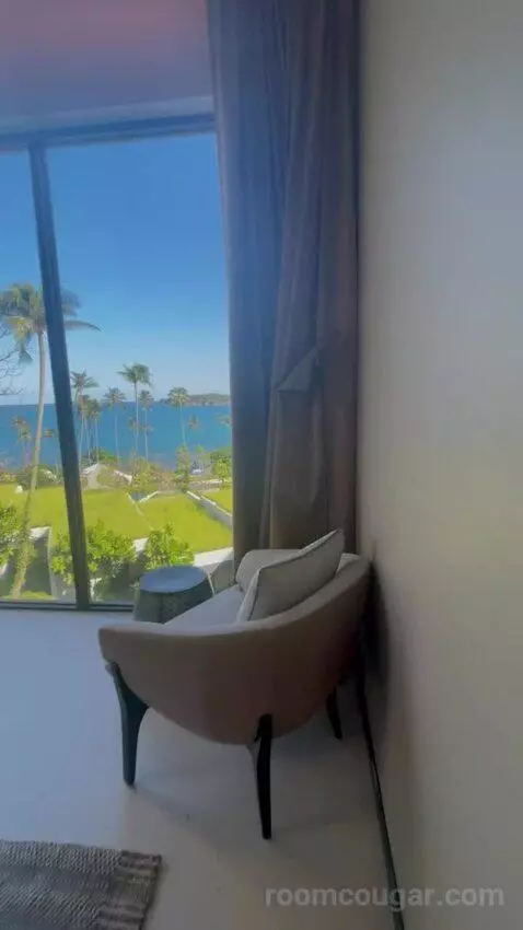 One-Bedroom Executive Suite with Ocean View - Club Access view picture #10