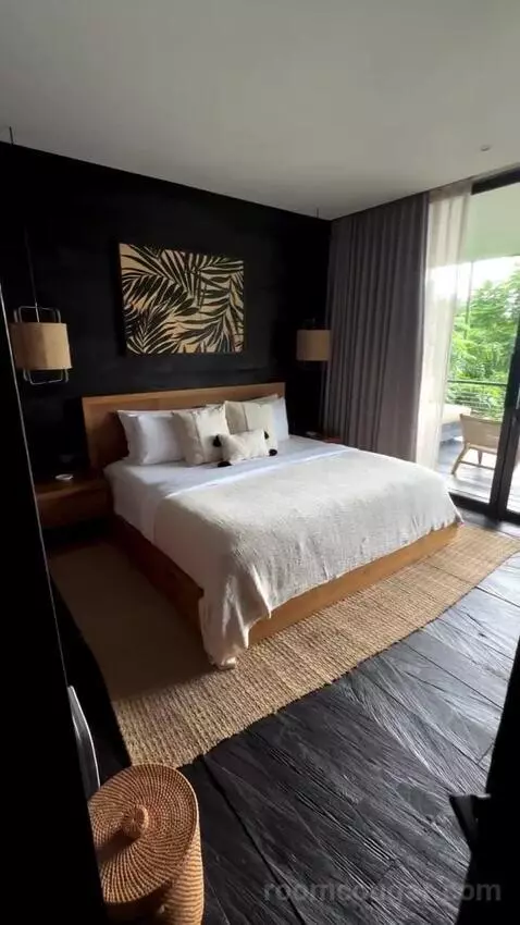 Suite bed picture #4