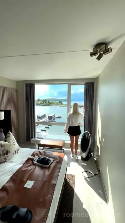 Suite bed picture #8