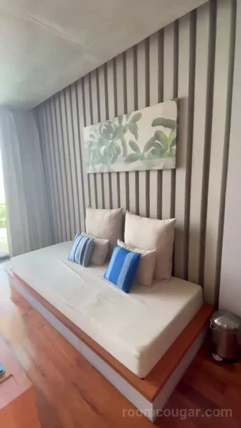 Suite bed picture #1