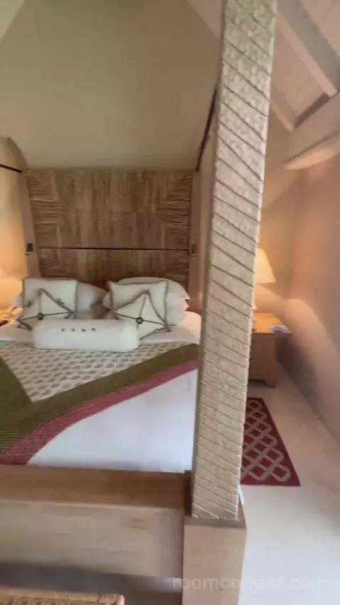 Suite bed picture #2
