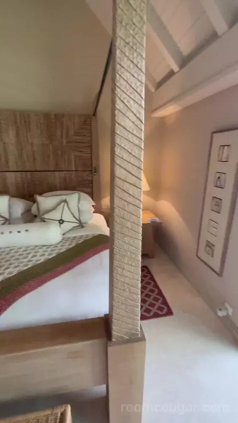 Suite bed picture #4