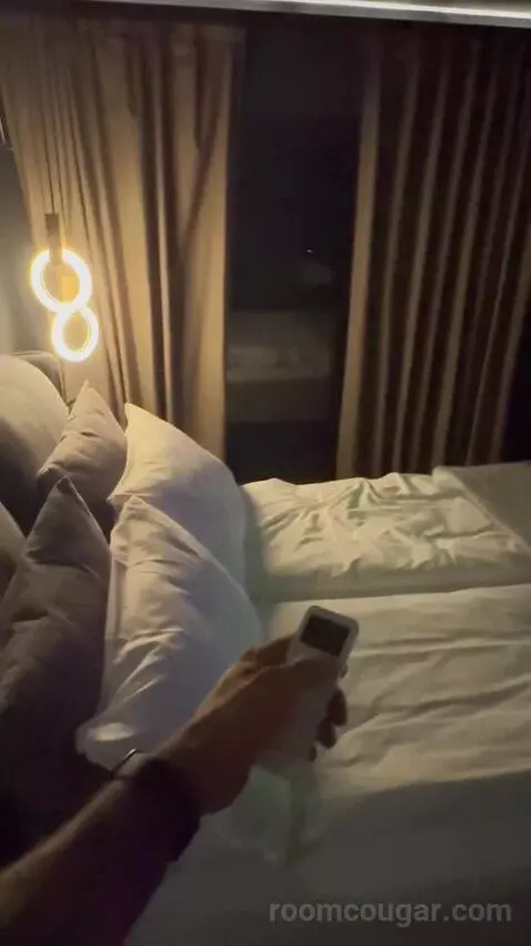 Suite bed picture #5