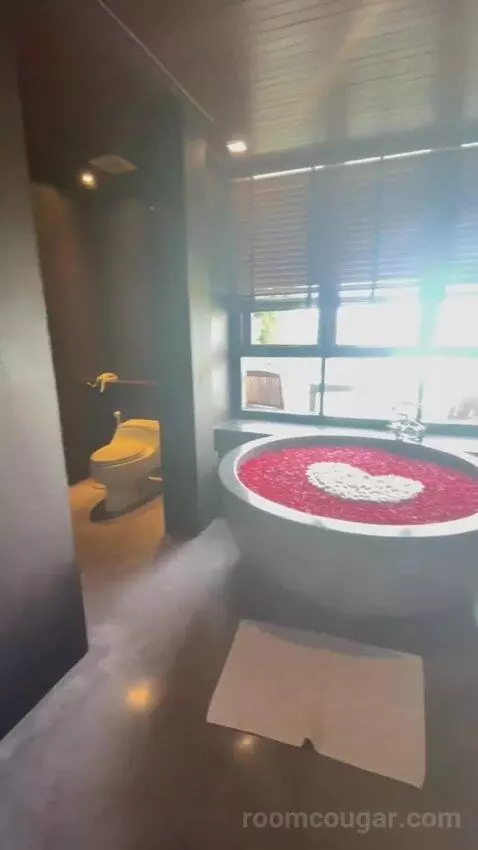 Scenic Ocean View Pool Villa bathroom picture #6
