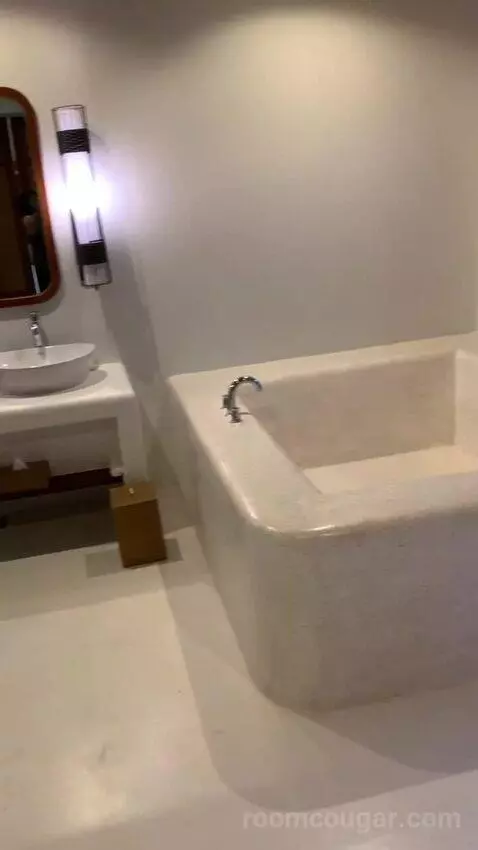 Suite (Ocean Front ) bathroom picture #5