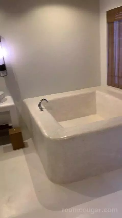 Suite (Ocean Front ) bathroom picture #7
