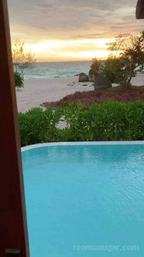 Suite (Ocean Front ) view picture #7
