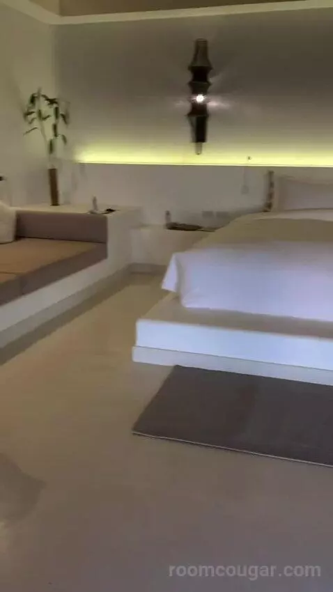 Suite (Ocean Front ) bed picture #8