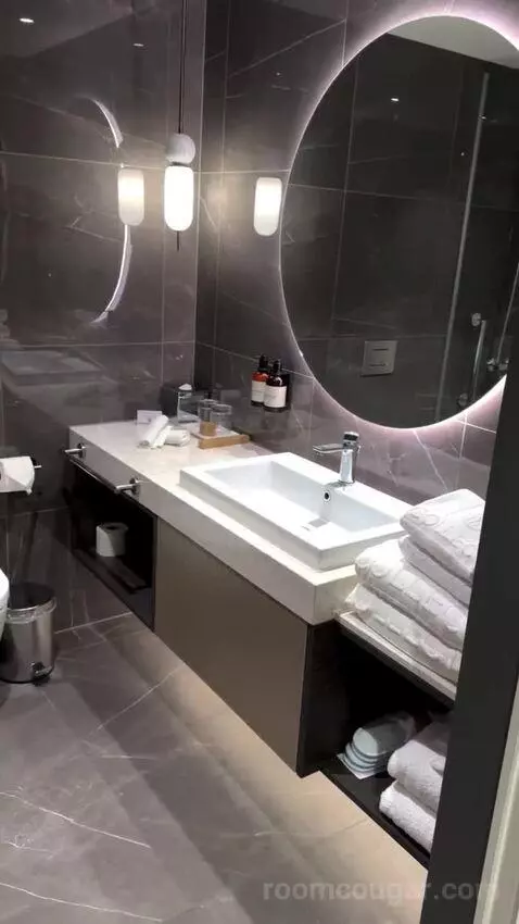Superior Double or Twin Room with City View bathroom picture #8