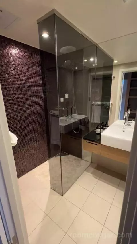 Superior Double Room (#704) bathroom picture #12