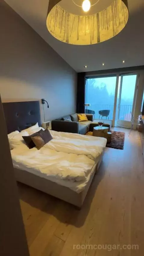 Superior Double Room (#704) bed picture #3