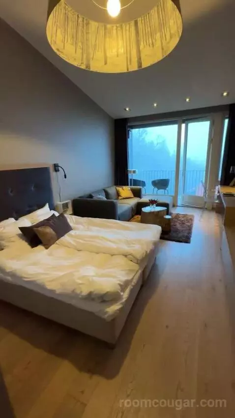Superior Double Room (#704) bed picture #5