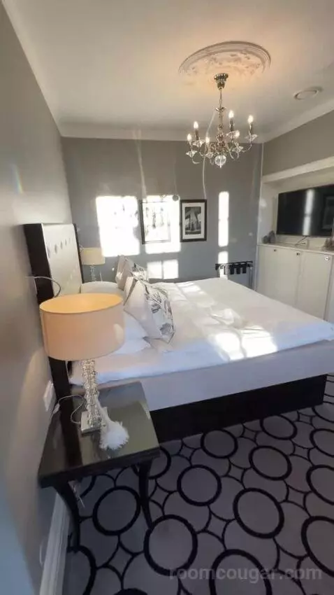 Junior Suite with View (#301) bed picture #6