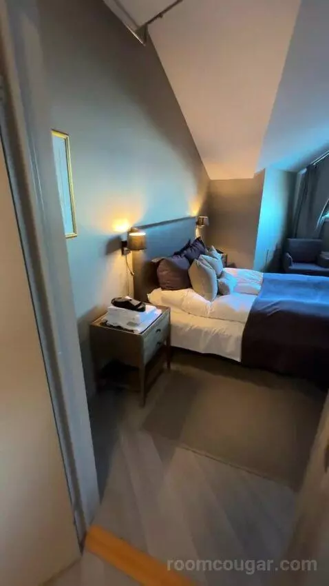 Suite (#401) bed picture #2