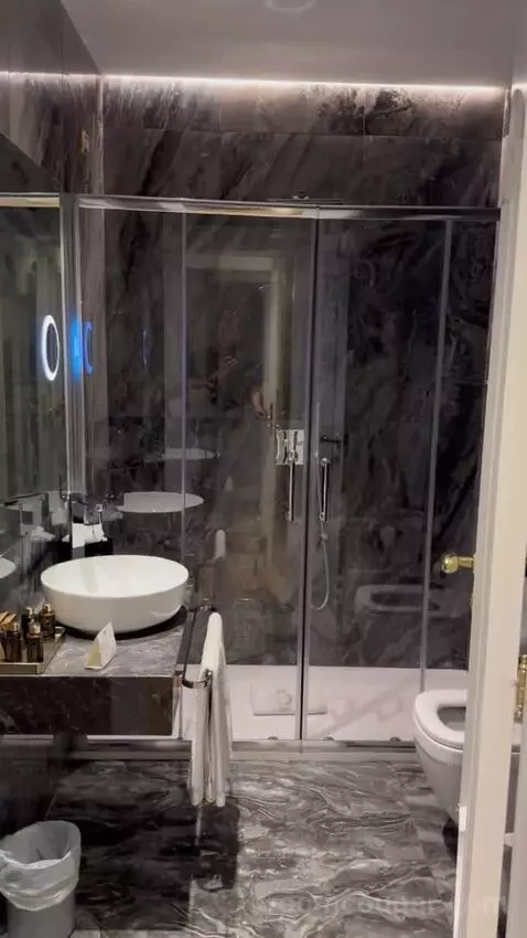 Superior Double Room with City View bathroom picture #3