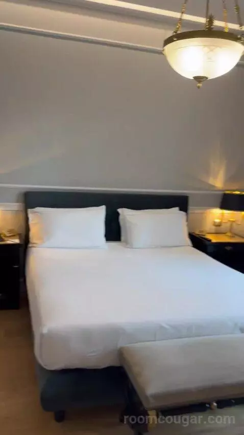 Superior Double Room with City View bed picture #3