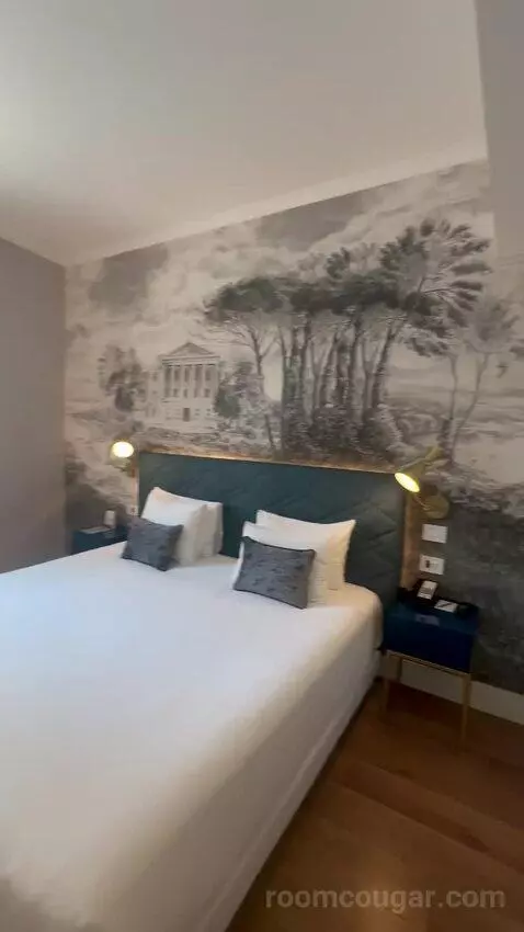 Superior Twin Room with View bed picture #2