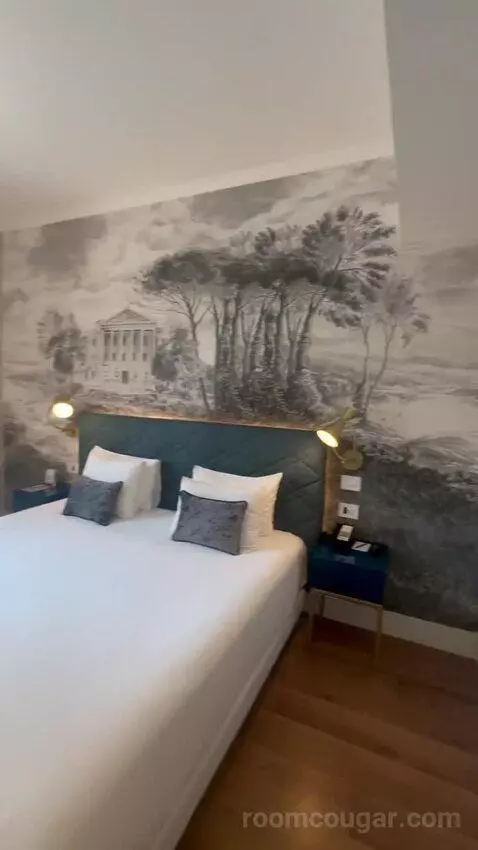 Superior Twin Room with View bed picture #3