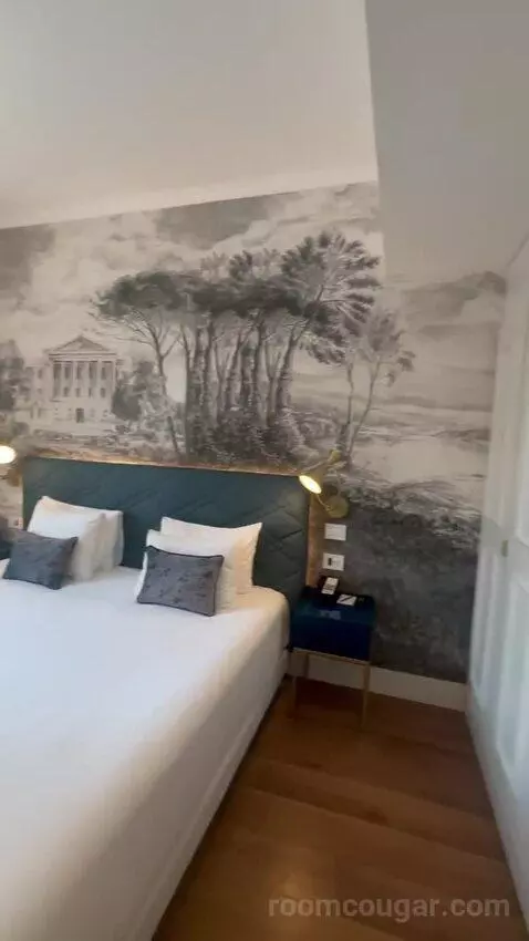 Superior Twin Room with View bed picture #5