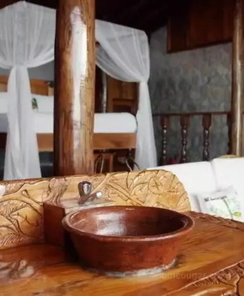 Hilltop Dream Suite with Heated Pool bathroom picture #3