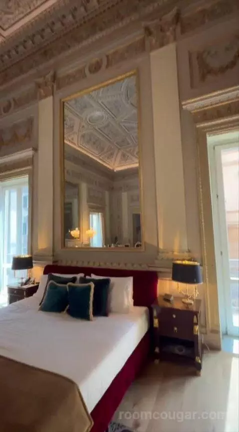 Presidential Suite bed picture #6