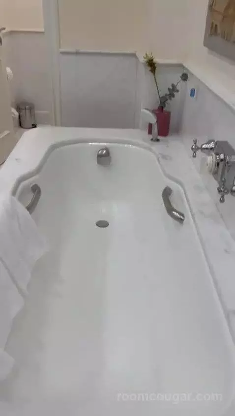 Superior Junior Suite with Garden and Sea View (#33) bathroom picture #1