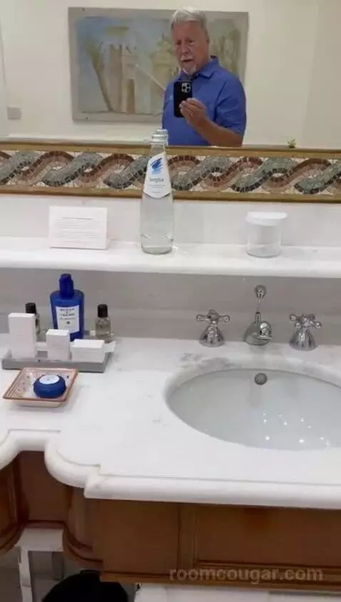 Superior Junior Suite with Garden and Sea View (#33) bathroom picture #11