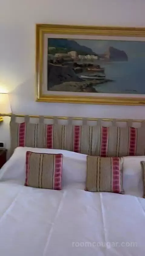 Jr Suite (#87) bed picture #11