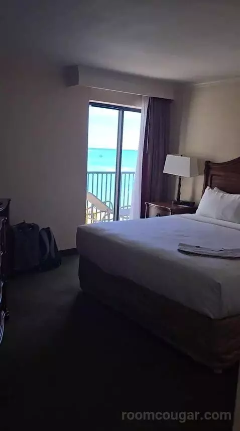 Club Suite, 1 King Bed Oceanfront (Diamond Head) (#223) view picture #4