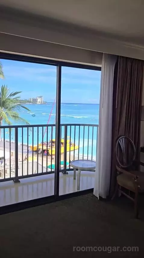 Club Suite, 1 King Bed Oceanfront (Diamond Head) (#223) view picture #8