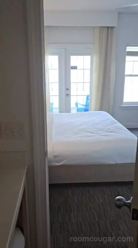 Waterfront King Suite with Living Room (44B) bed picture #7