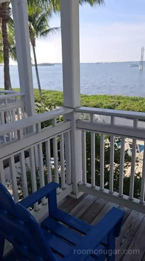 Waterfront King Suite with Living Room (44B) view picture #3